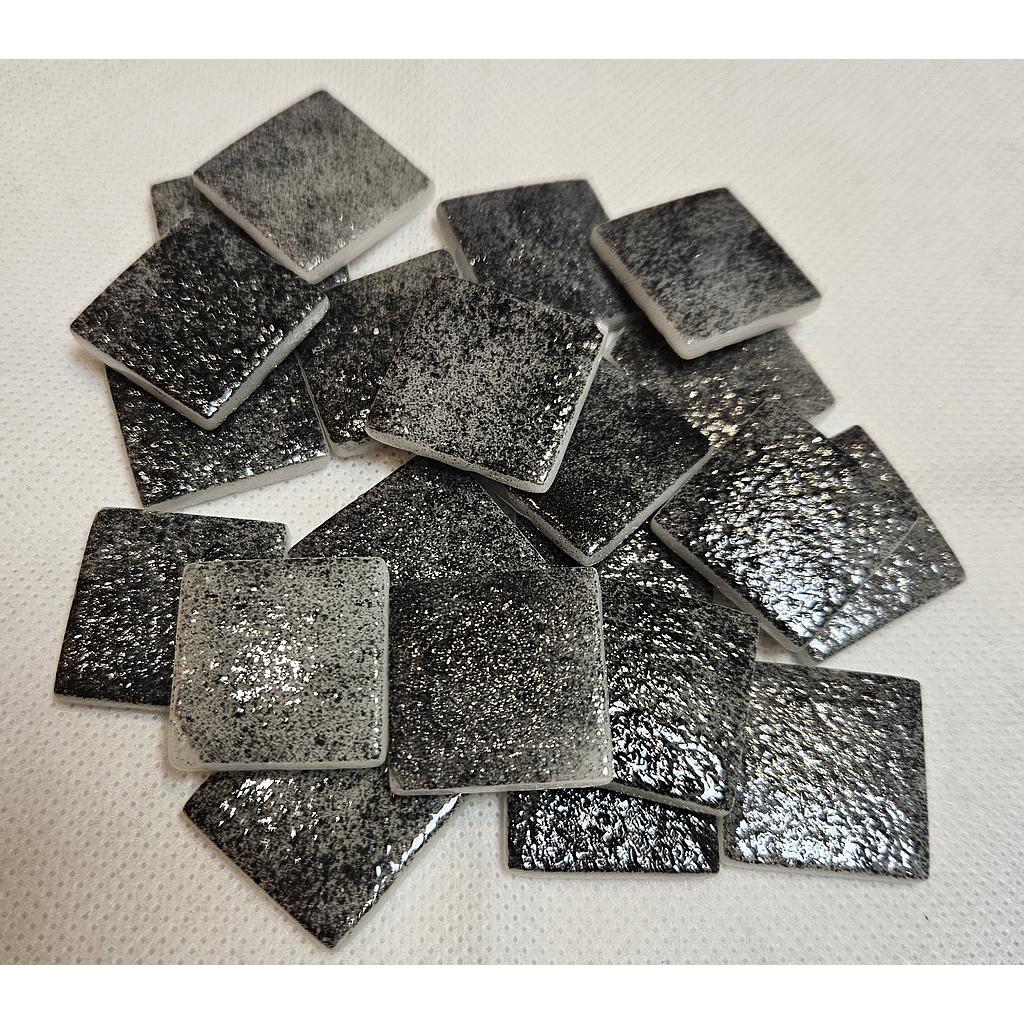 Pâte de verre N101 (Nuagé Noir) 2,3 x 2,3 cm, vendu par 100g