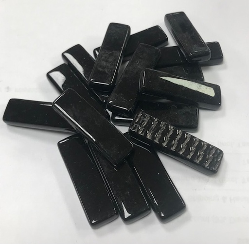 [049] Rectangle Noir - 4 x 1 cm , par 100 g .